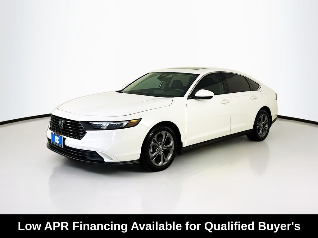Used 2023 White Honda EX image 3