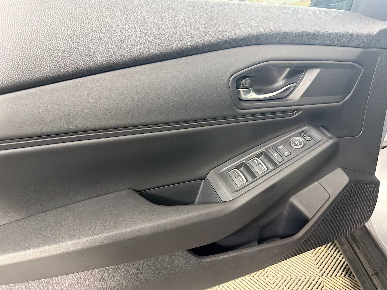 Used 2023 Lunar Silver Metallic Honda EX image 15