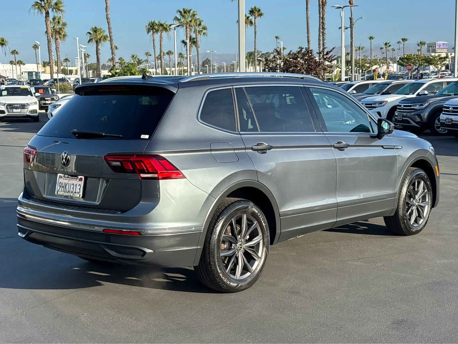 Certified Used 2023 Platinum Gray Metallic Volkswagen SE image 3