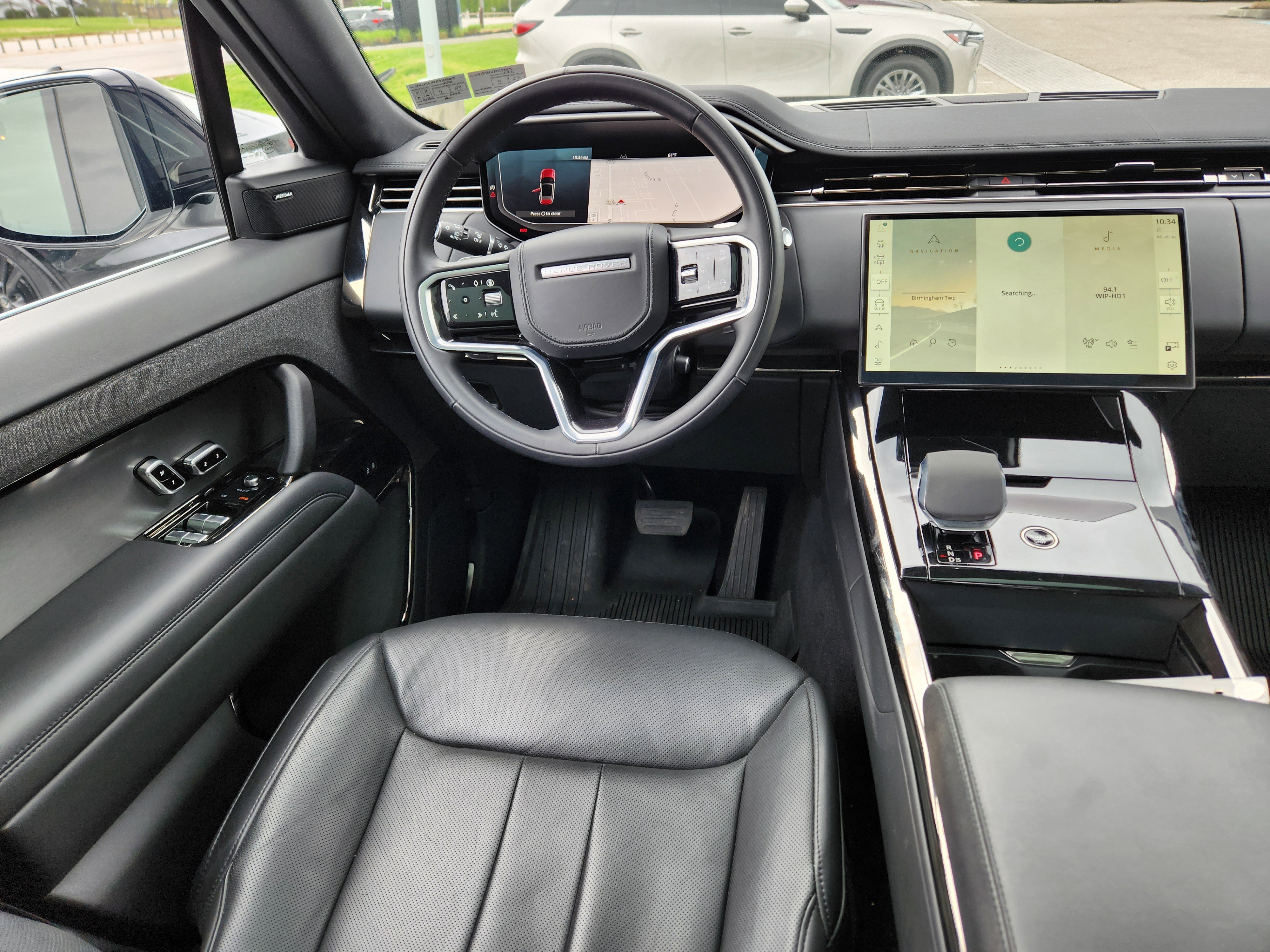 Certified Used 2024 Fuji White Land Rover SE image 12