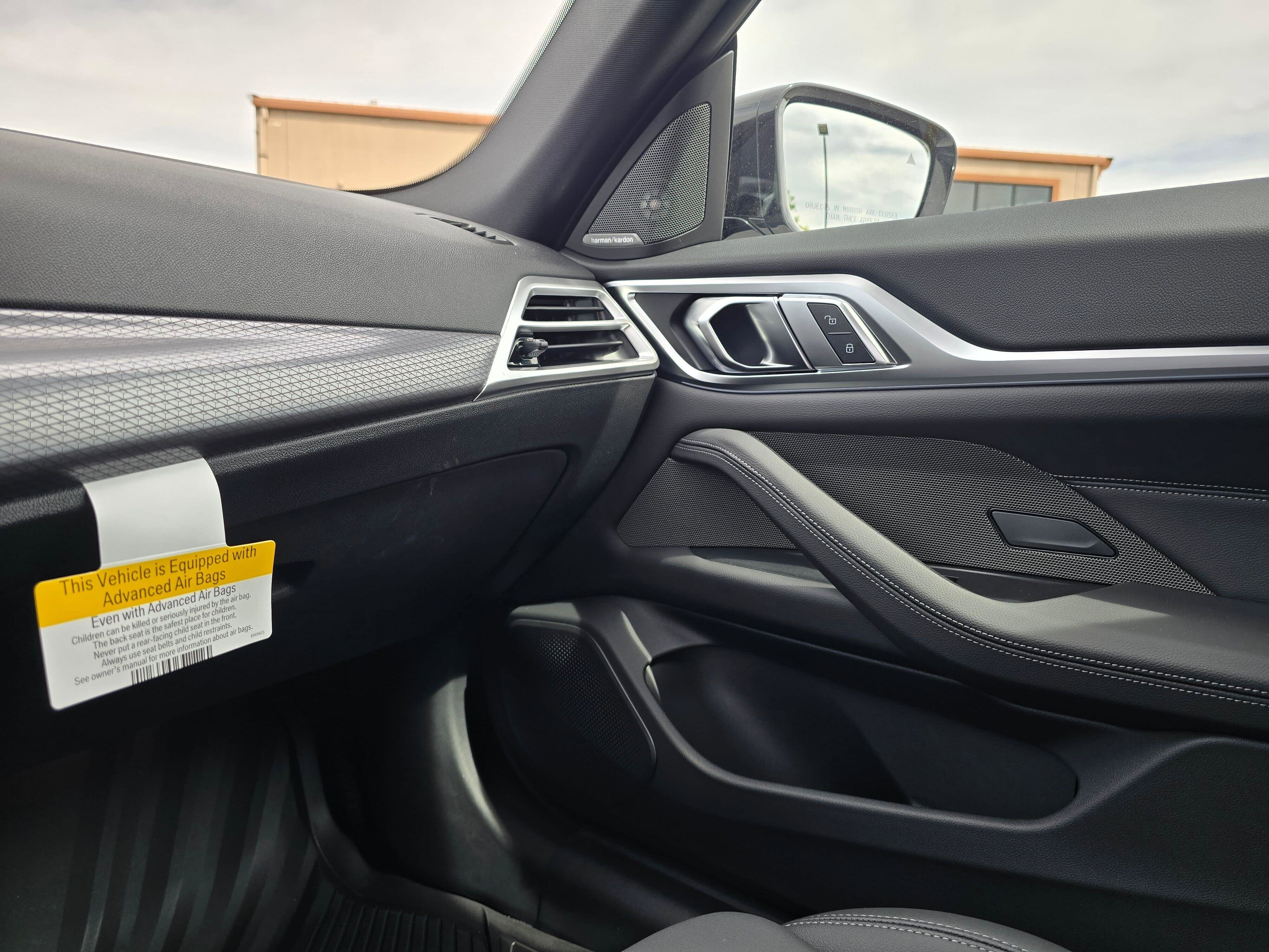 New 2026 Mineral White Metallic BMW xDrive40 image 26
