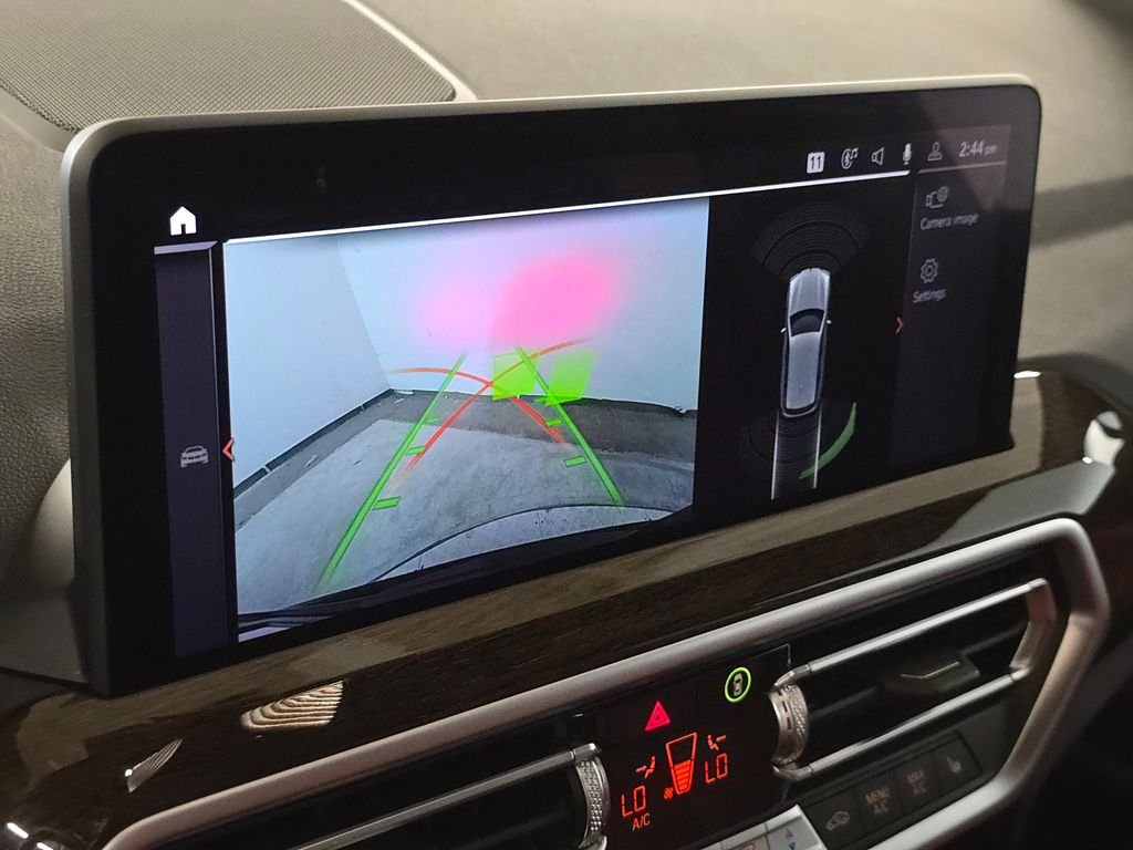 Used 2022  BMW xDrive30i image 34