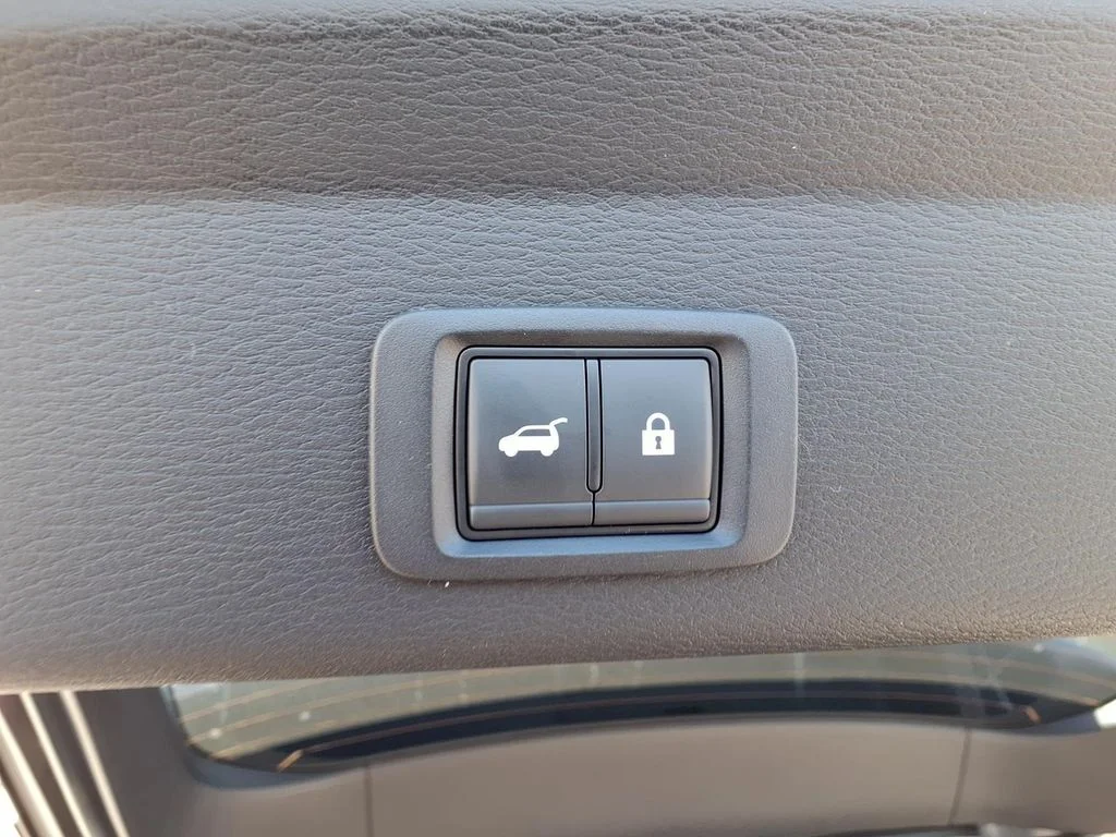 New 2026 Gray Nissan Platinum image 30