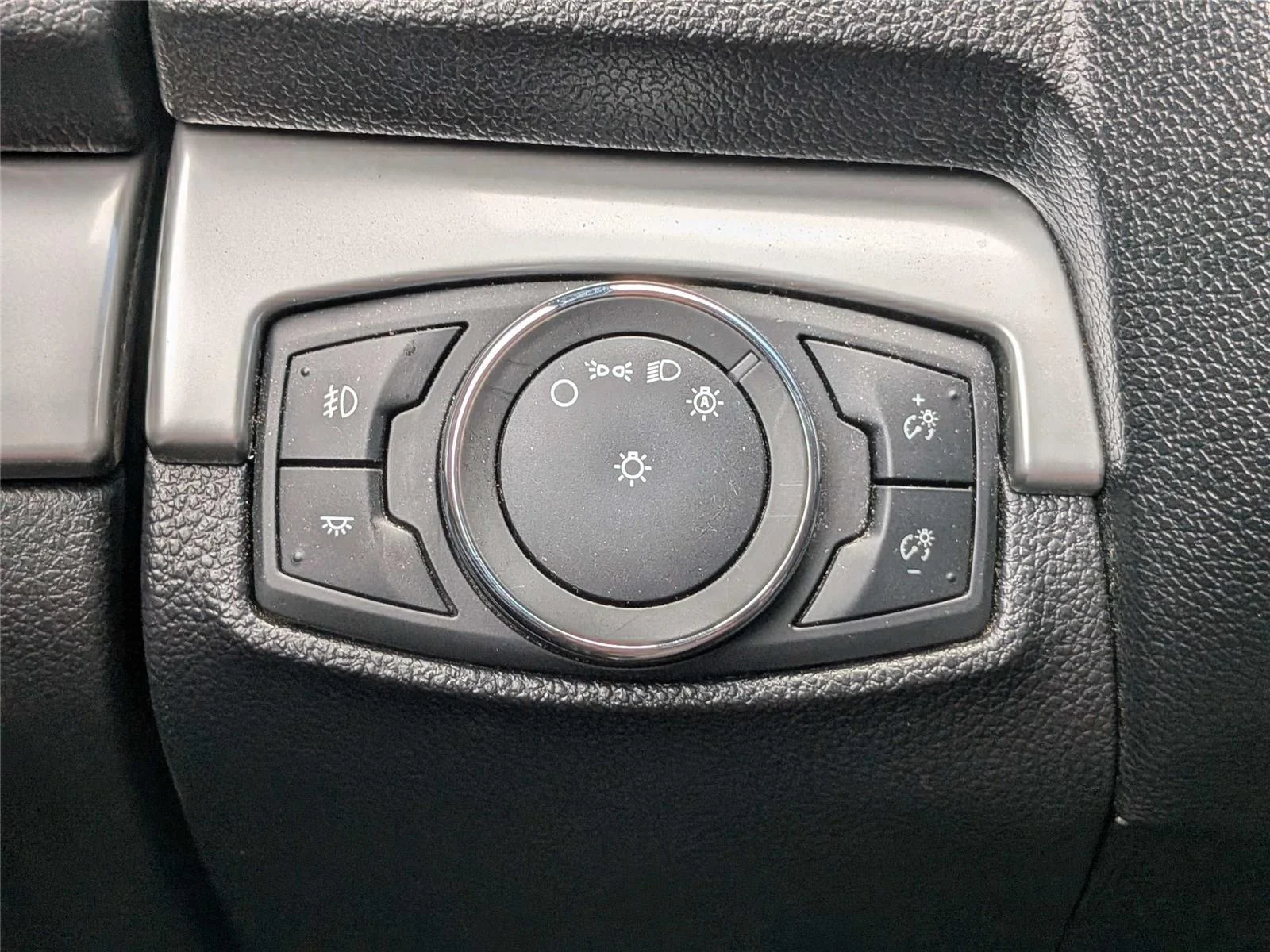 Used 2017  Ford XLT image 22