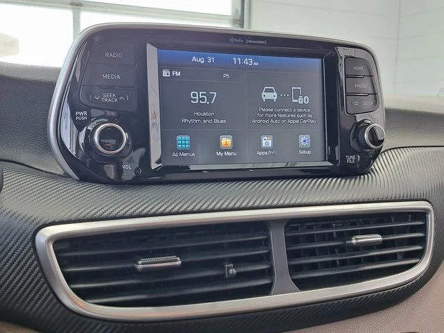 Used 2019 White Hyundai Value image 15