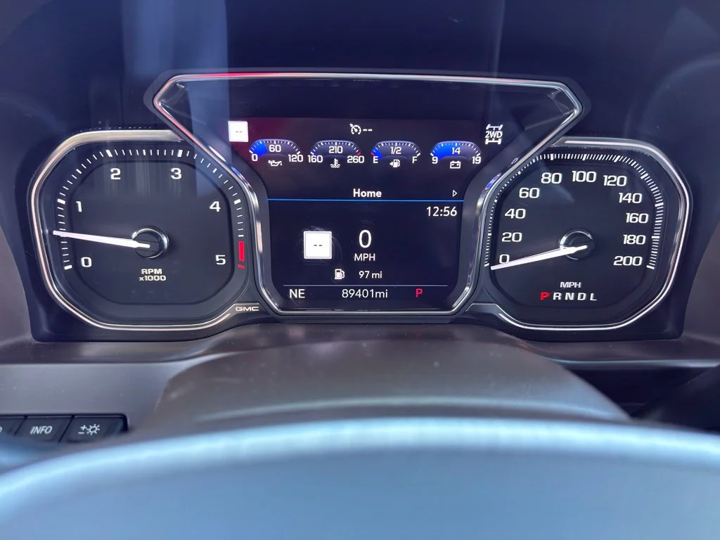 Used 2021 Black GMC Denali image 35