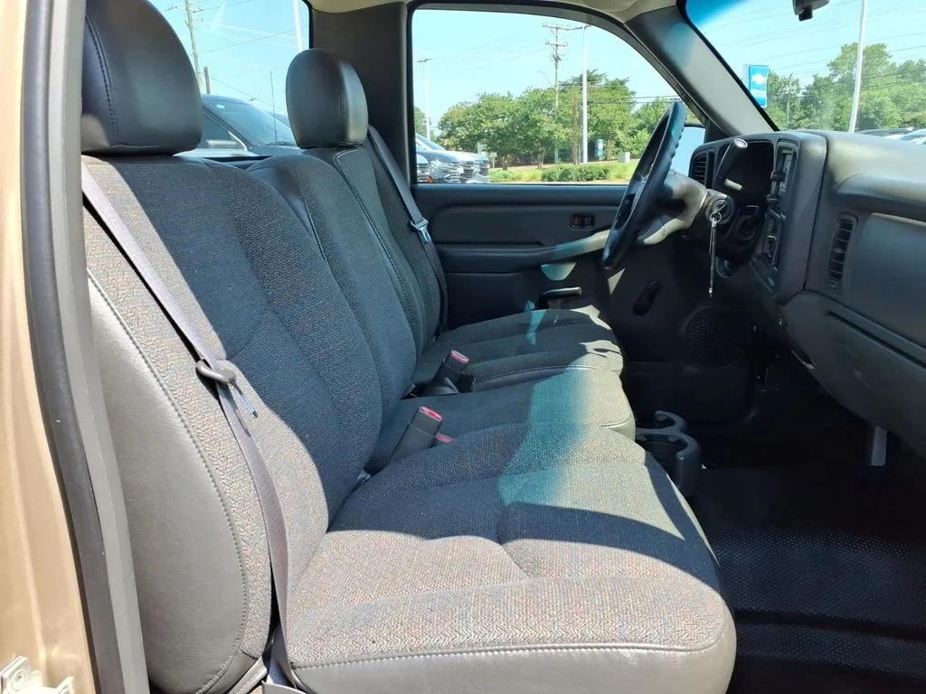 Used 2005 Beige Chevrolet Work Truck image 26
