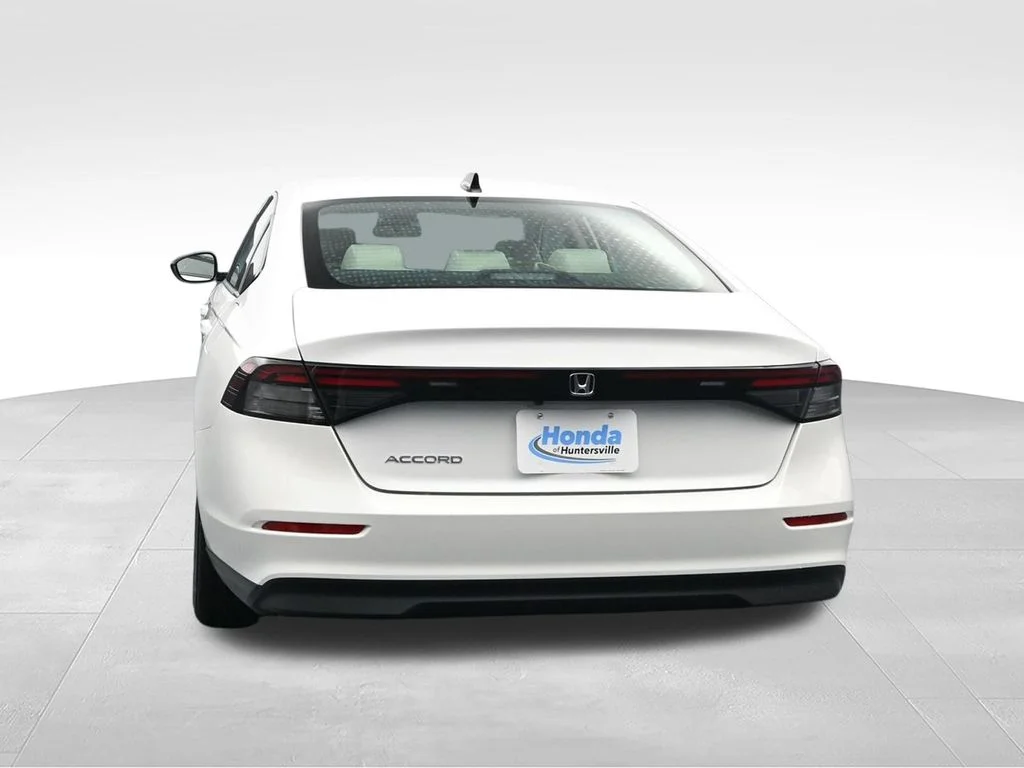 New 2026 Platinum White Pearl Honda SE image 6