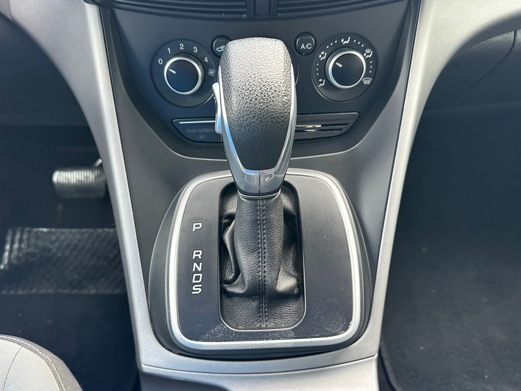 Used 2014 Blue Ford SE image 17