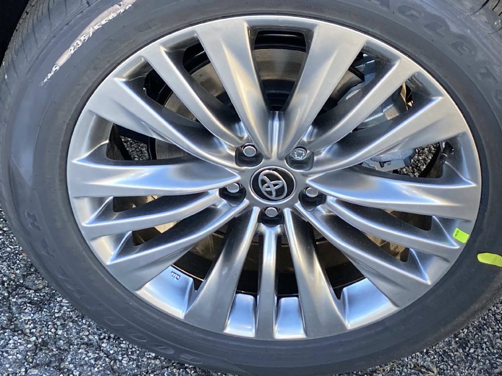 New 2026 Midnight Black Metallic Toyota Platinum image 6