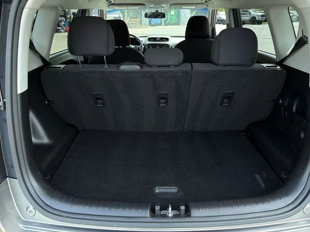 Used 2017 Gray Kia Base image 36