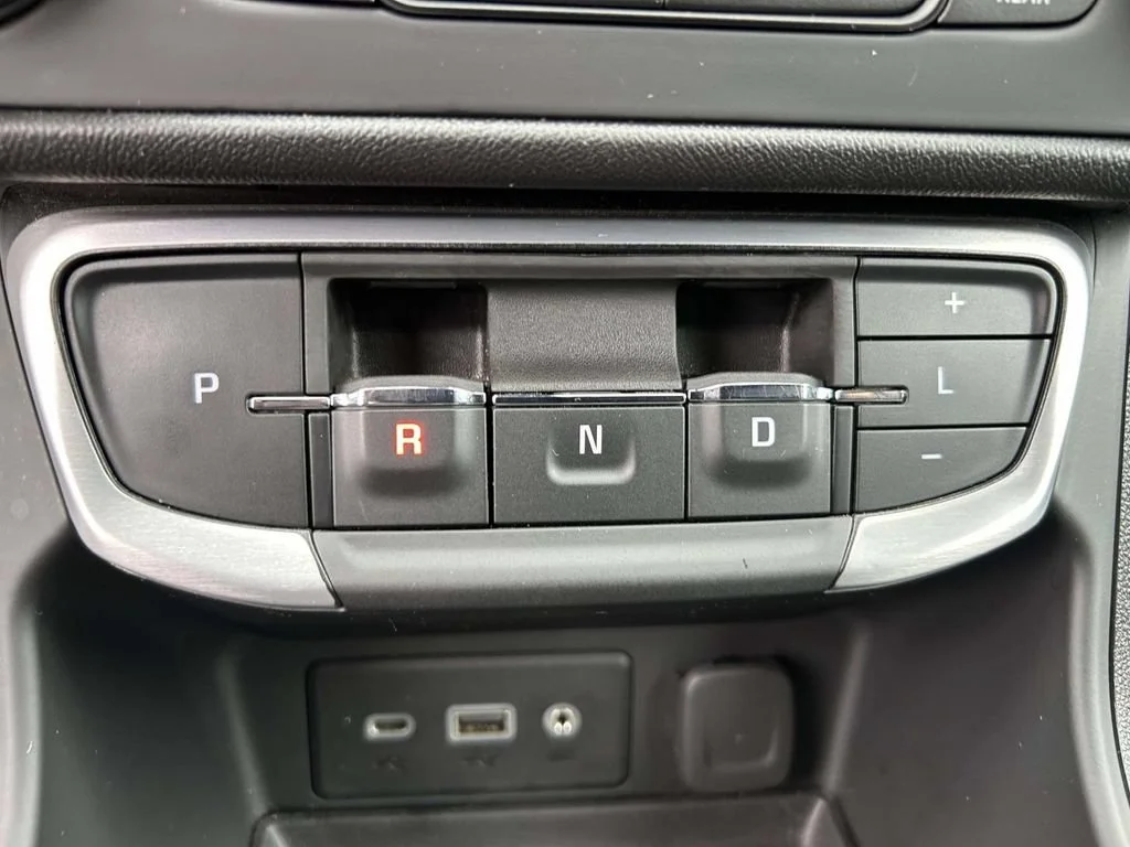 Used 2024 Summit White GMC SLE image 20