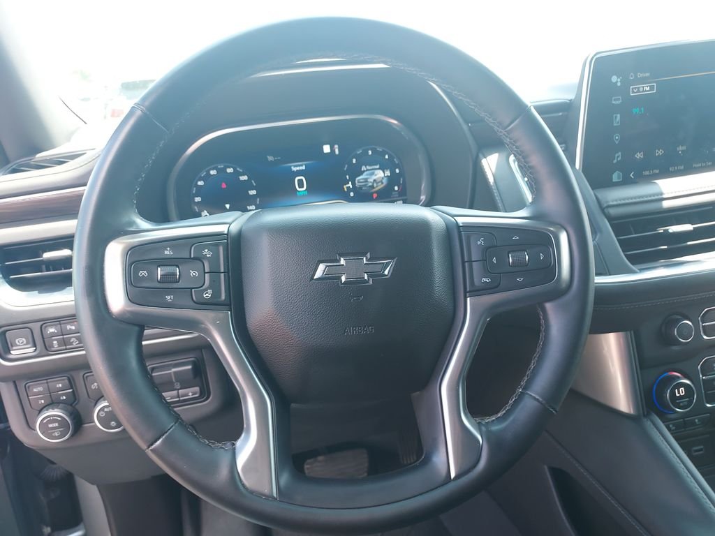 Used 2023 Gray Chevrolet Z71 image 17