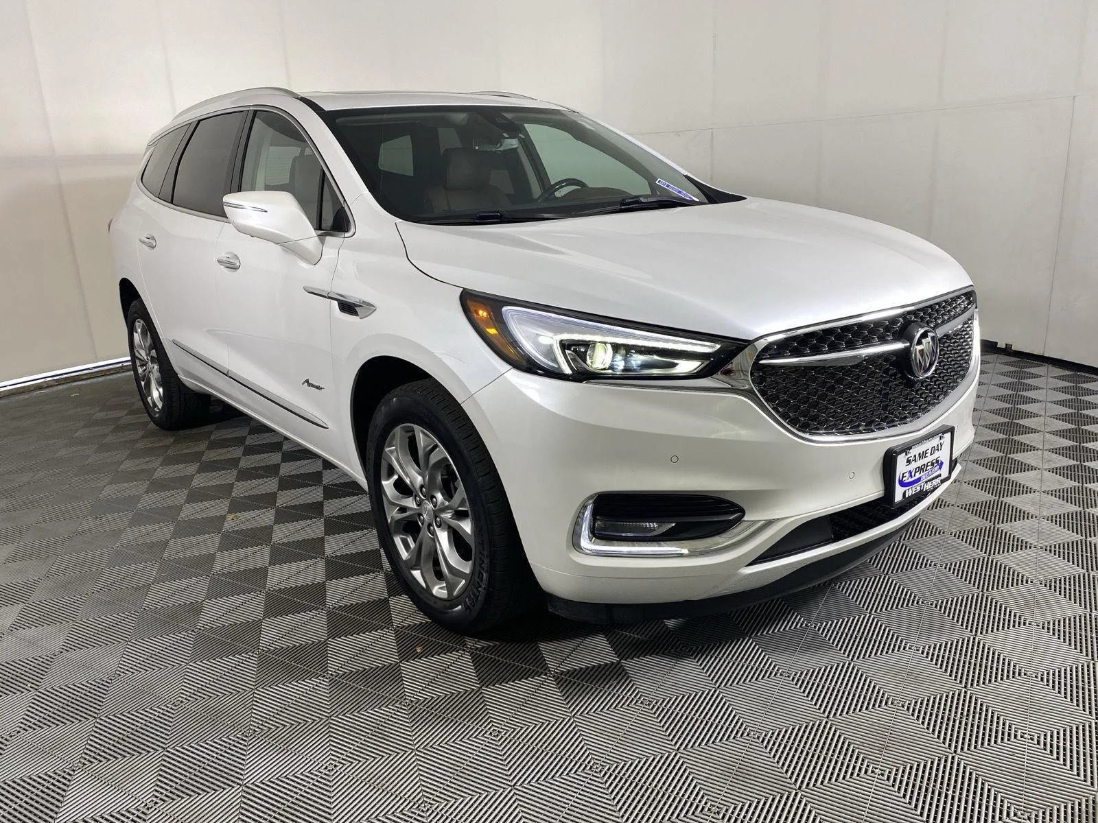 Used 2020 White Frost Tricoat Buick Avenir image 11