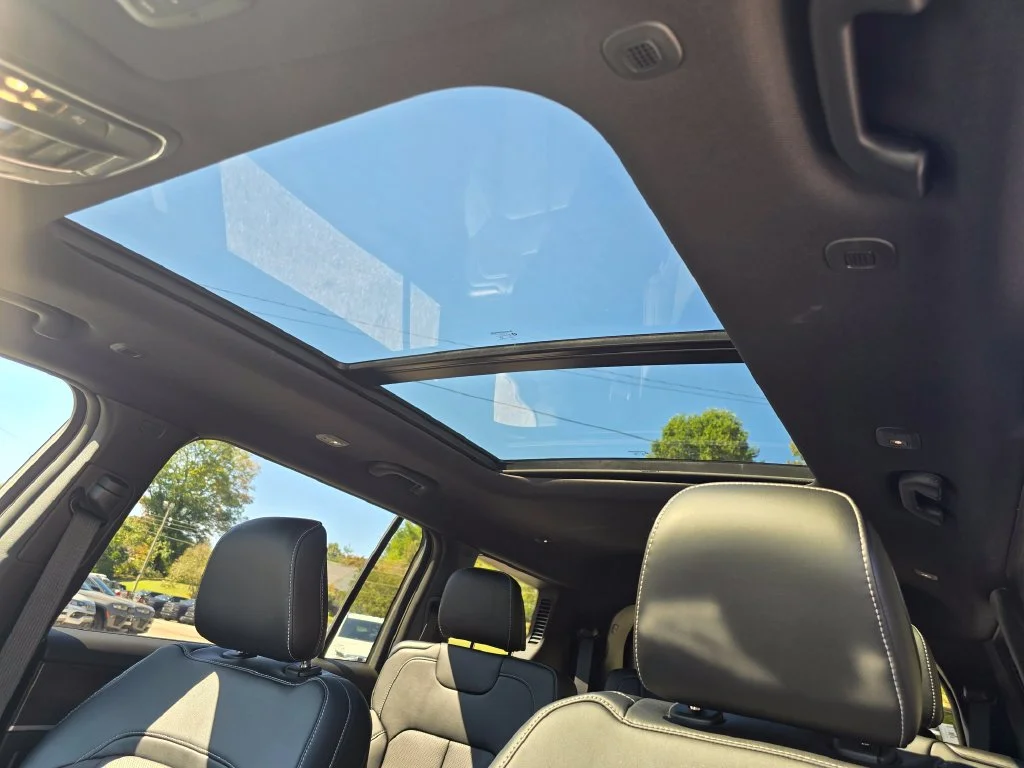 New 2027 Gray Jeep Limited Reserve image 13