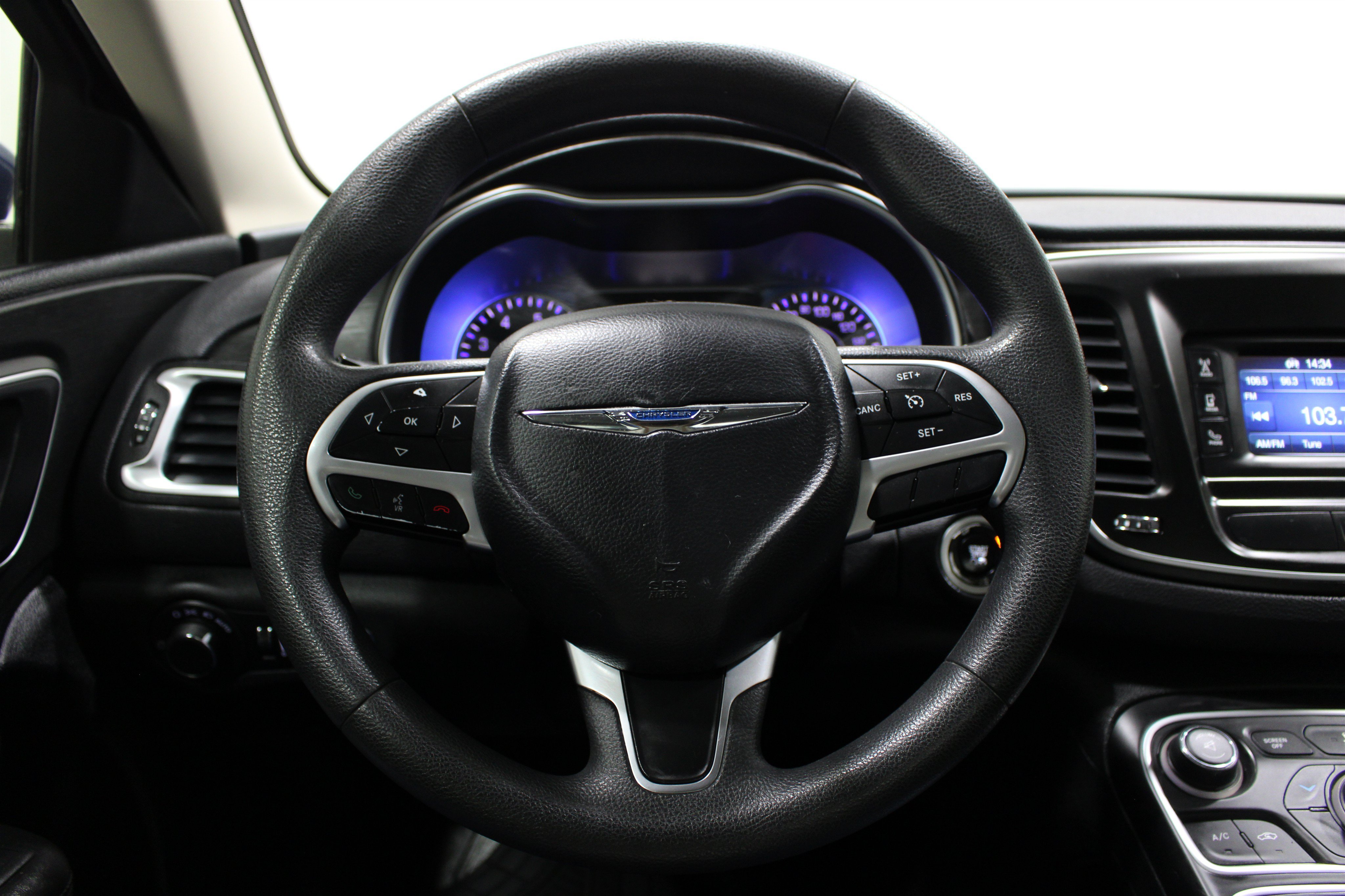 Used 2015 Vivid Blue Pearlcoat Chrysler Limited image 10