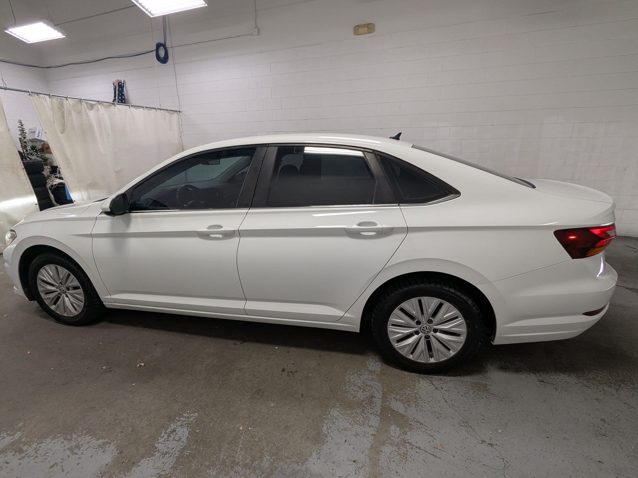 Used 2019 White Volkswagen S image 8