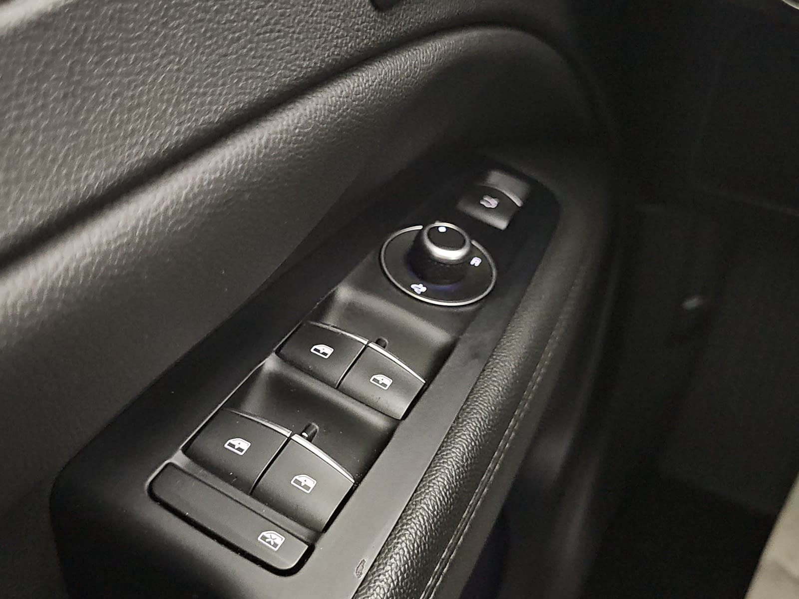 Used 2020 Black Alfa Romeo Base image 27