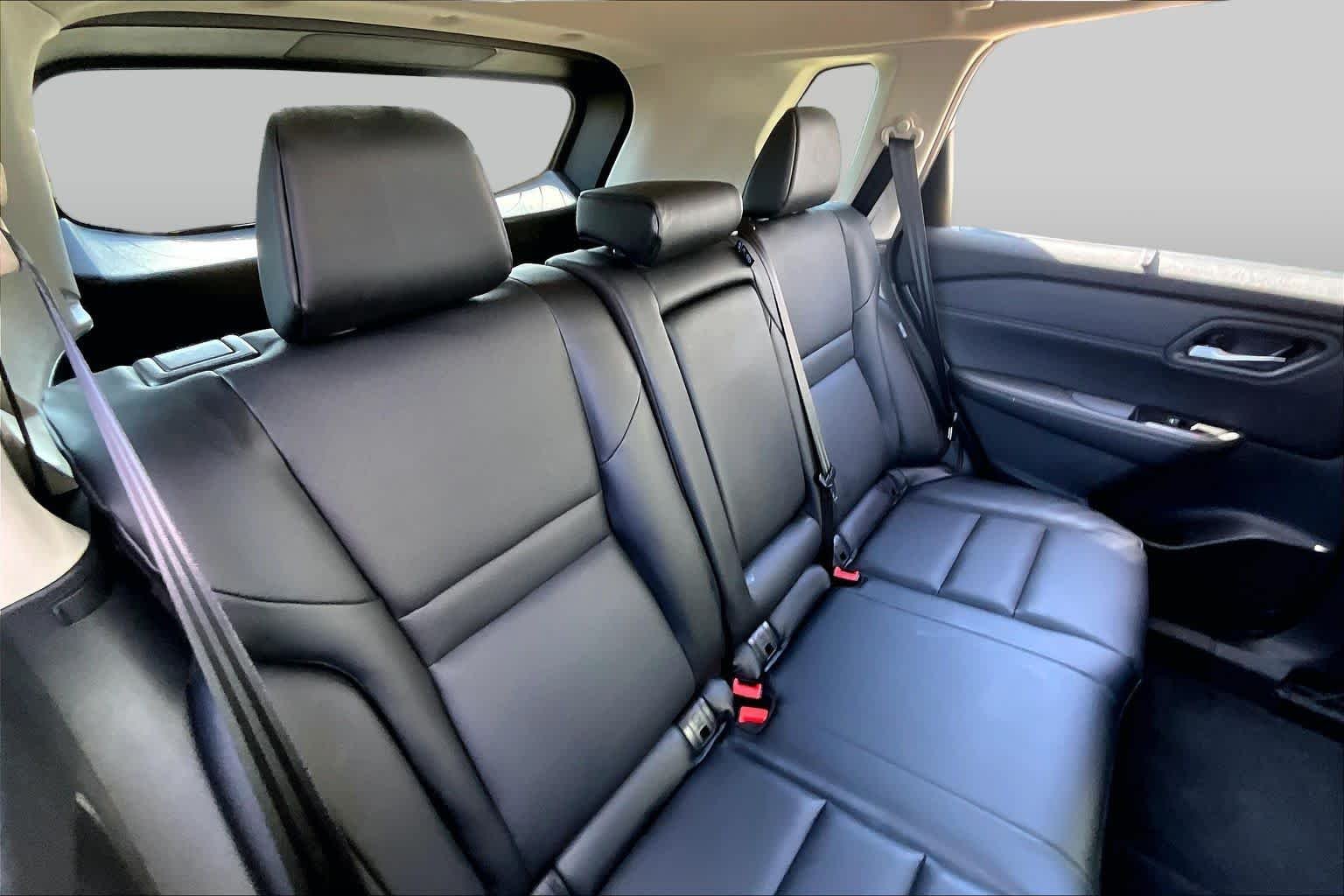 Used 2025 Scarlet Ember Tintcoat Nissan SV image 19