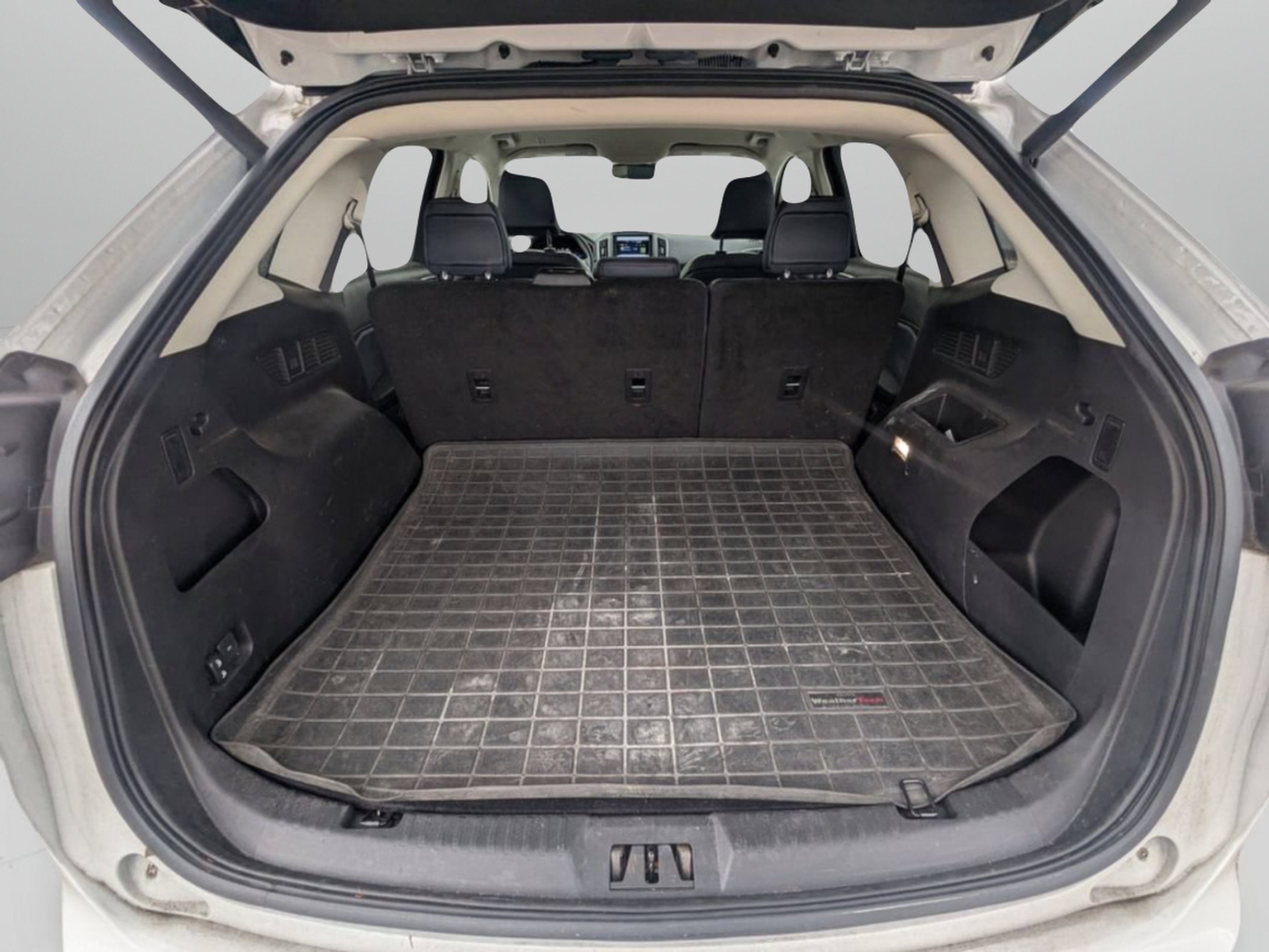 Used 2024 Oxford White Ford SEL image 10