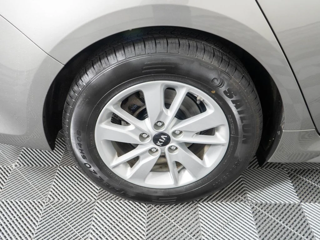 Used 2016 Gray Kia LX image 28