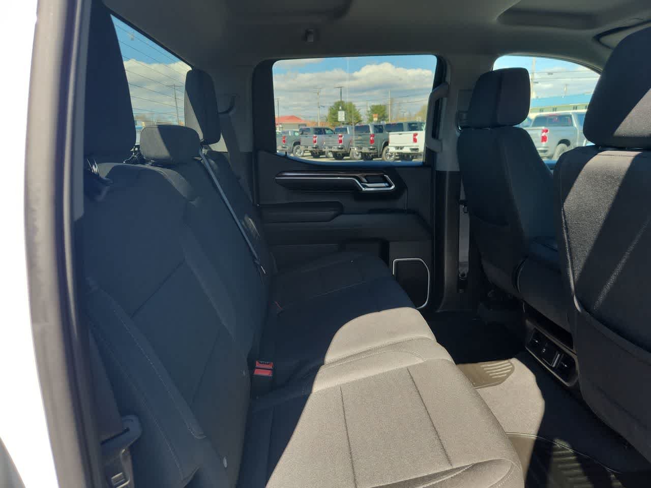 2024 Chevrolet Silverado 1500 LT - Photo 15