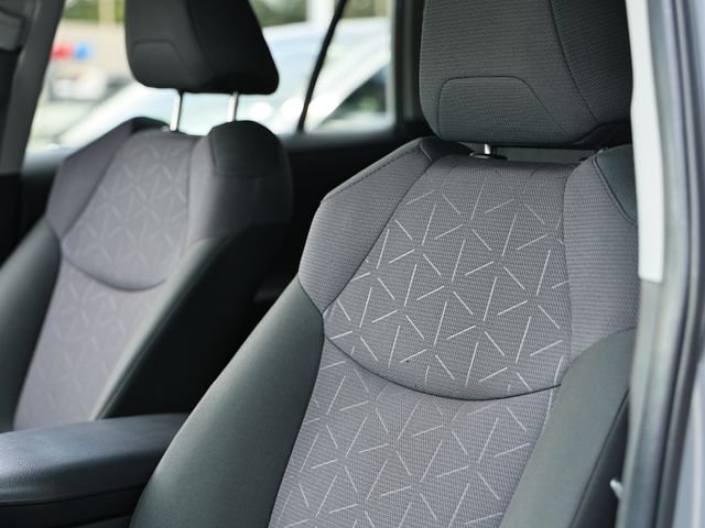 Used 2025 Silver Sky Metallic Toyota XLE image 20