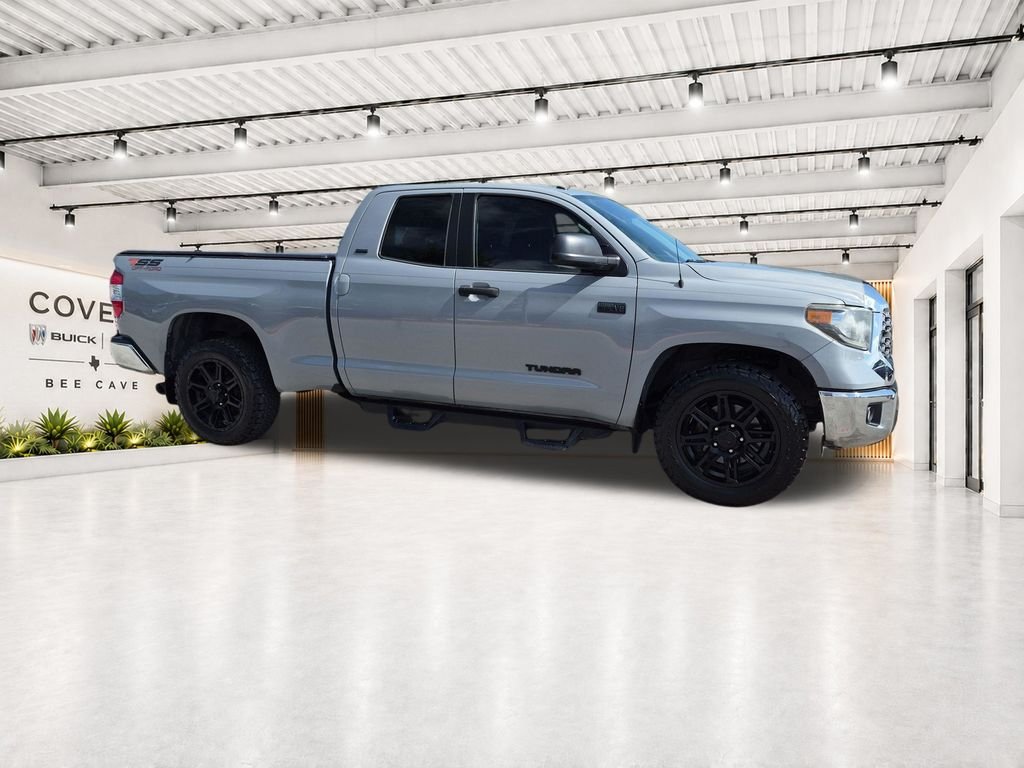Used 2019 Gray Toyota SR5 image 15