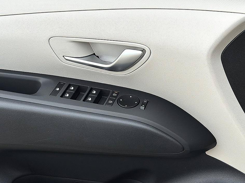 New 2026 Hampton Gray Hyundai SEL Plus FWD image 30
