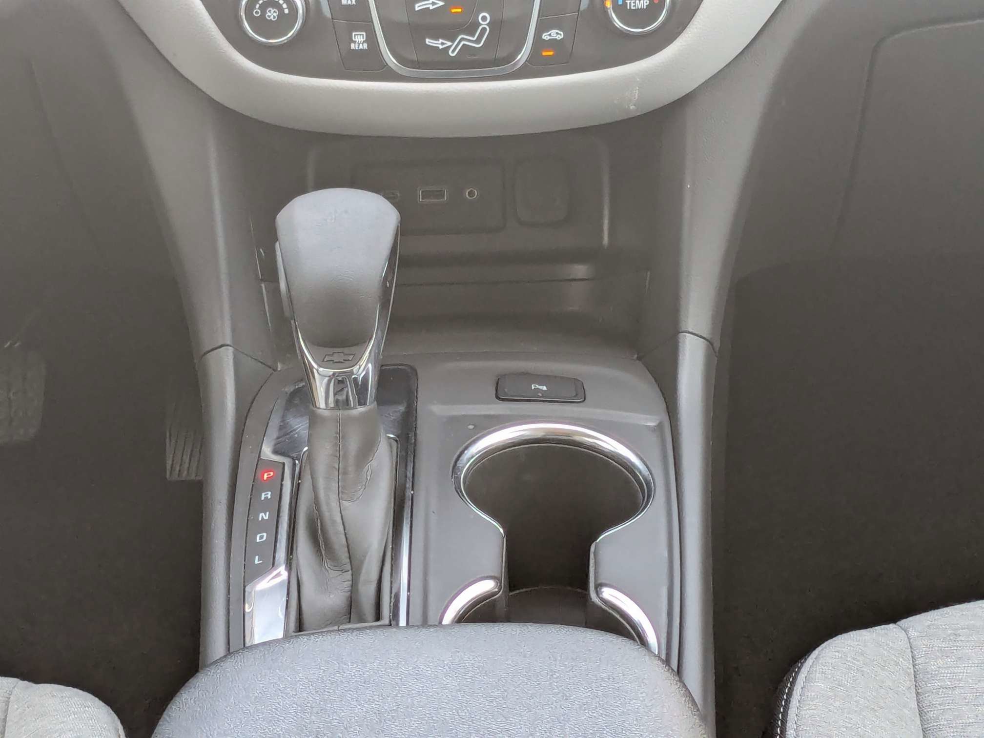 Used 2024 Summit White Chevrolet LT image 19