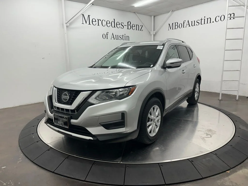 Used 2018 Silver Nissan SV image 3