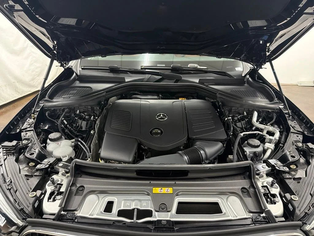 New 2027 Black Mercedes-Benz GLC 300 image 34