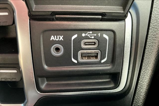 Used 2020 Silver Jeep Unlimited Sahara image 17