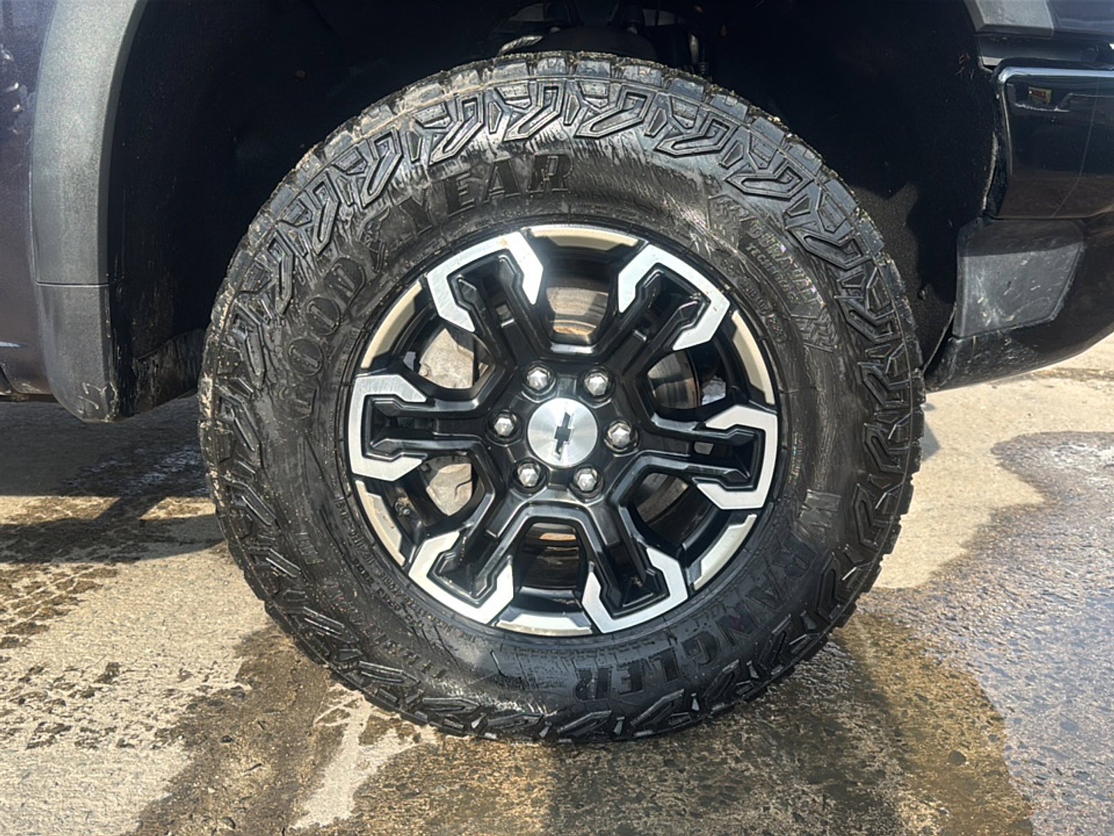 2024 Chevrolet Silverado 1500 ZR2 - Photo 51