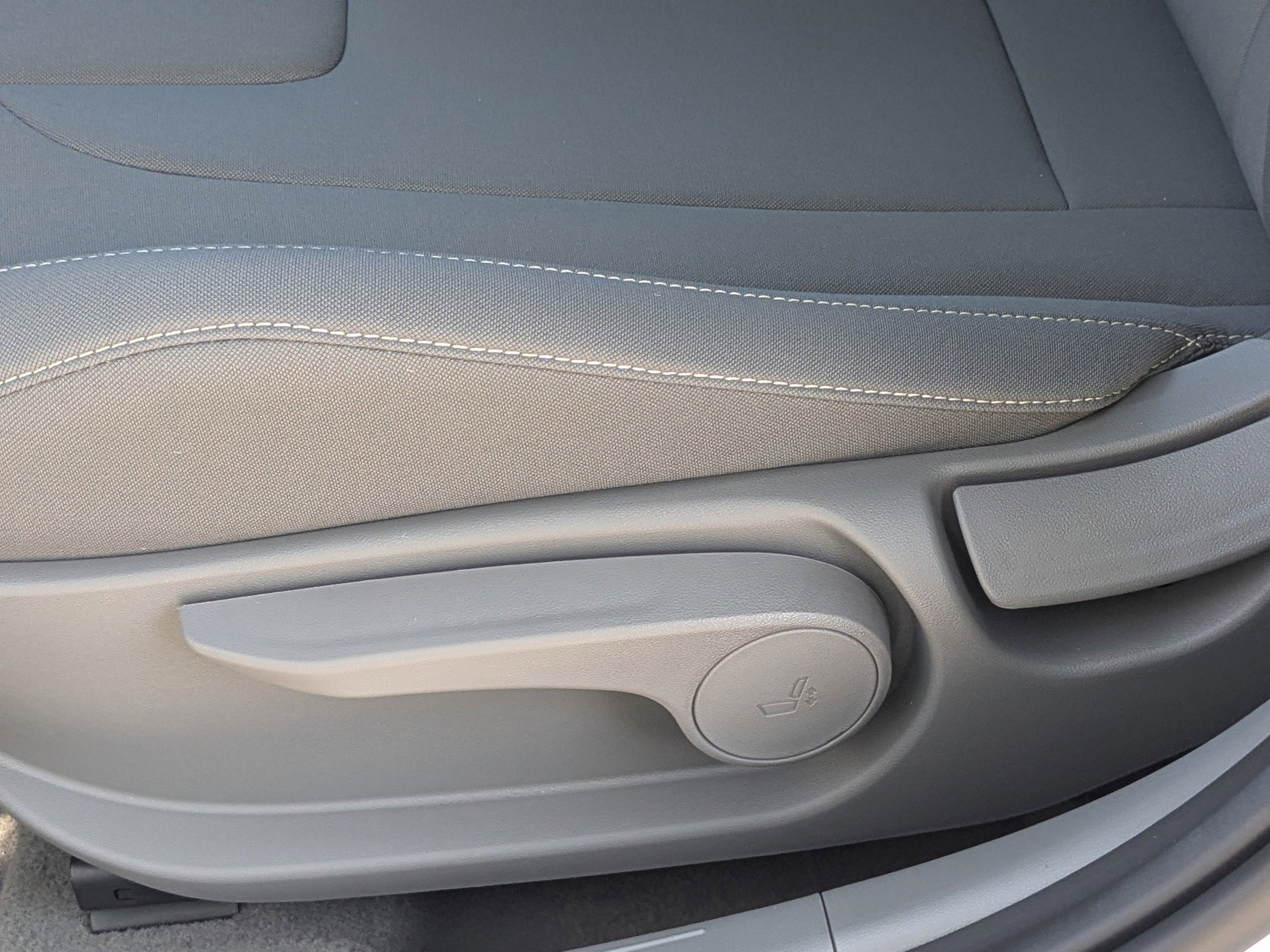 New 2026 Serenity White Hyundai SEL Sport image 25