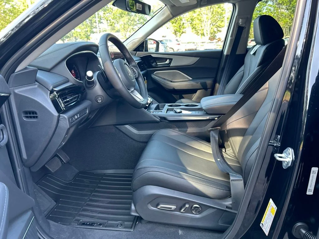 New 2026 Majestic Black Pearl Acura Base image 18