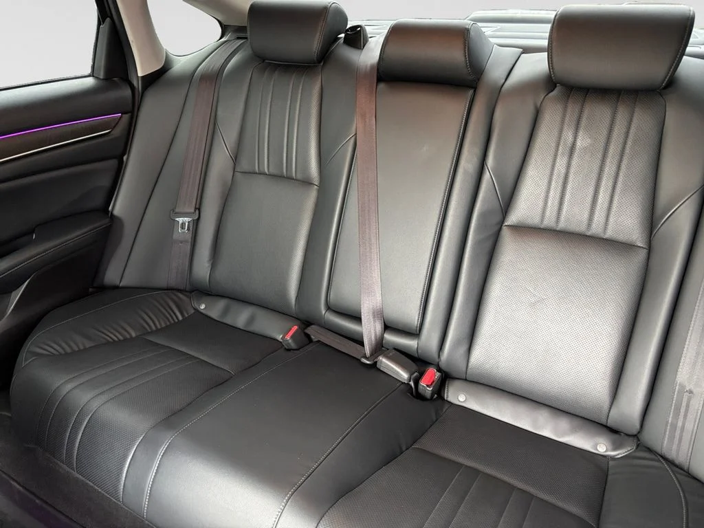 Used 2018 Black Honda Touring 2.0T image 13