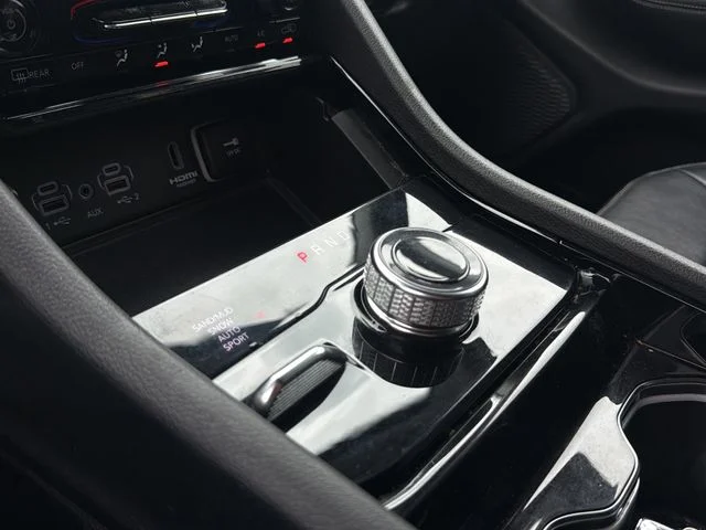 Used 2023 White Jeep Limited image 30