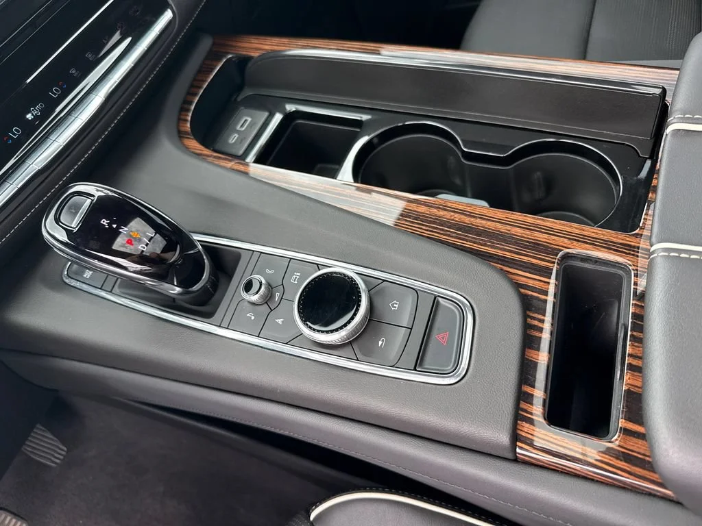 2024 Cadillac Escalade Premium Luxury - Photo 24