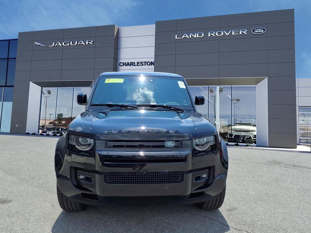 2025 Land Rover Defender X-Dynamic SE - Photo 8