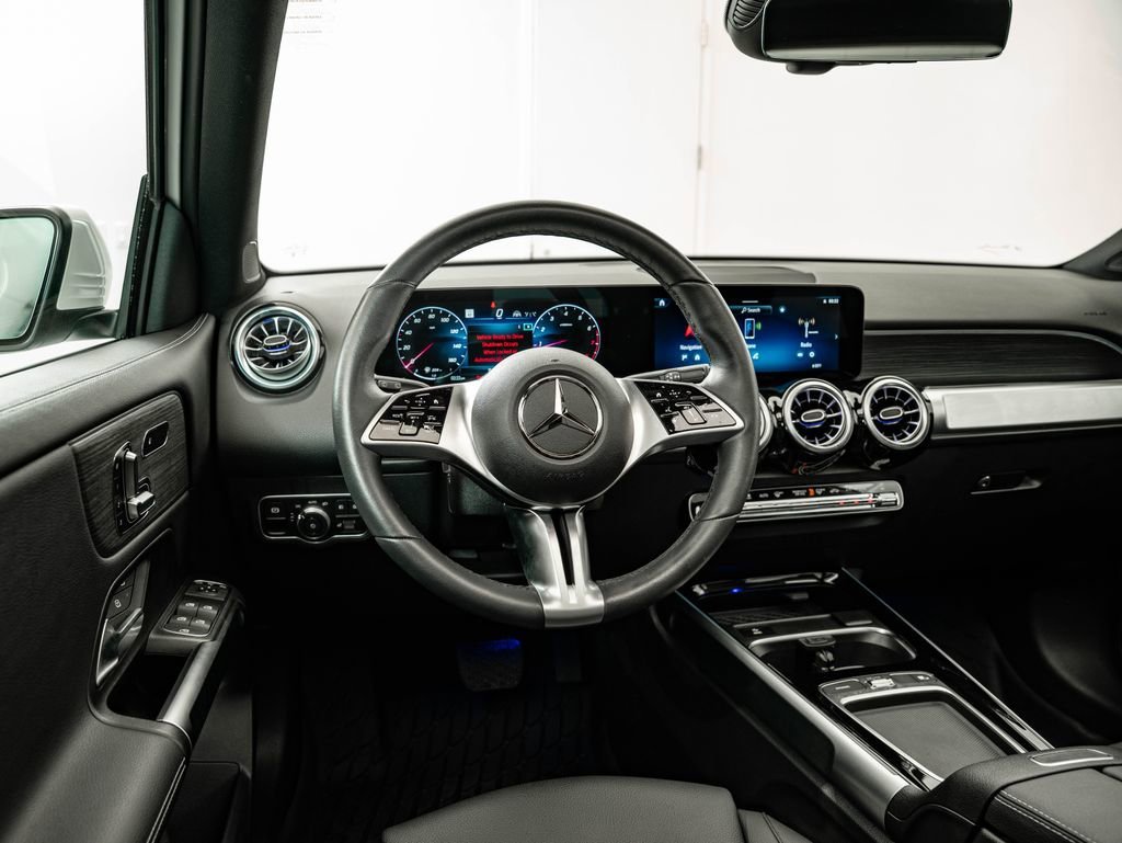 Used 2024 Polar White Mercedes-Benz GLB 250 image 32