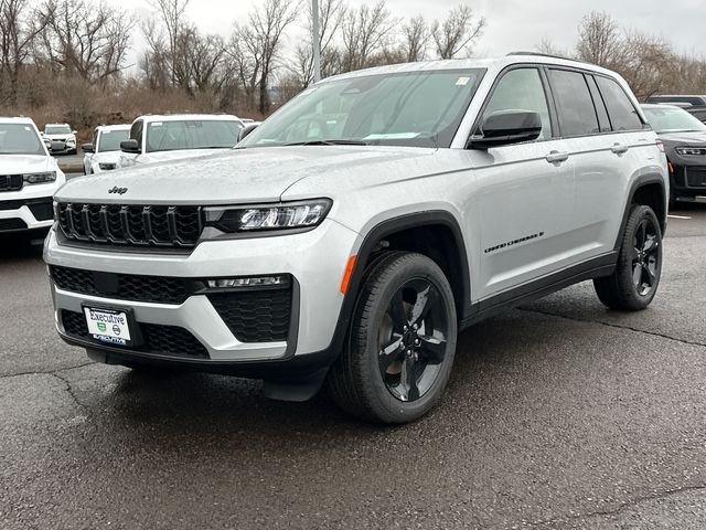 New 2026 Silver Zynith Exterior Paint Jeep Limited image 5