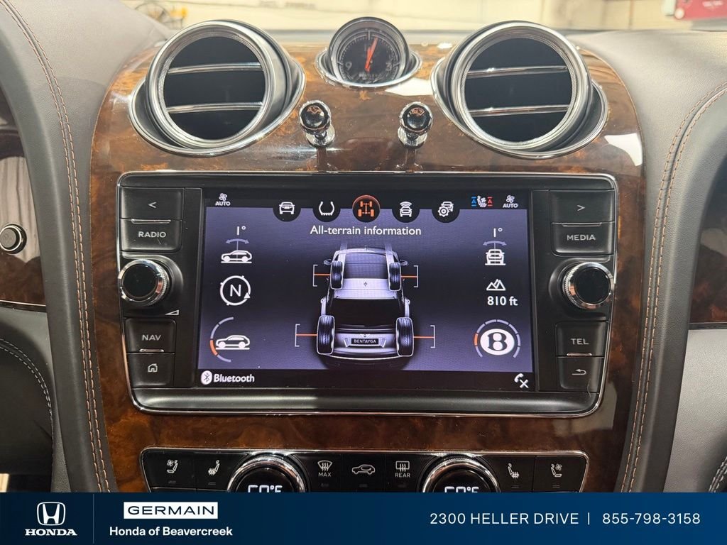 Used 2018 Porcelain Metallic Bentley W12 image 22