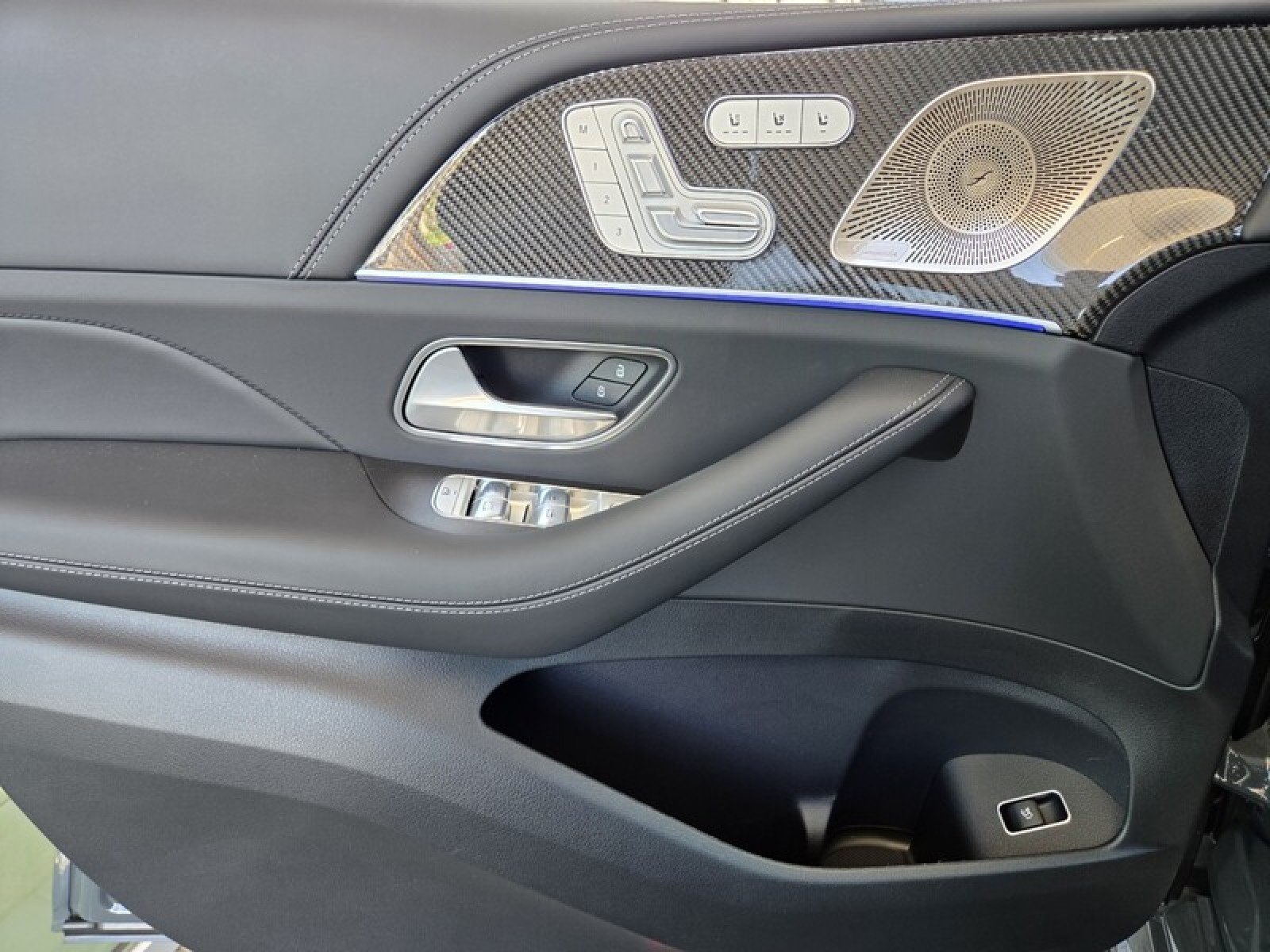 New 2026 MANUFAKTUR Silicon Grey Mercedes-Benz AMG® GLE 63 S 4MATIC+ SUV image 21