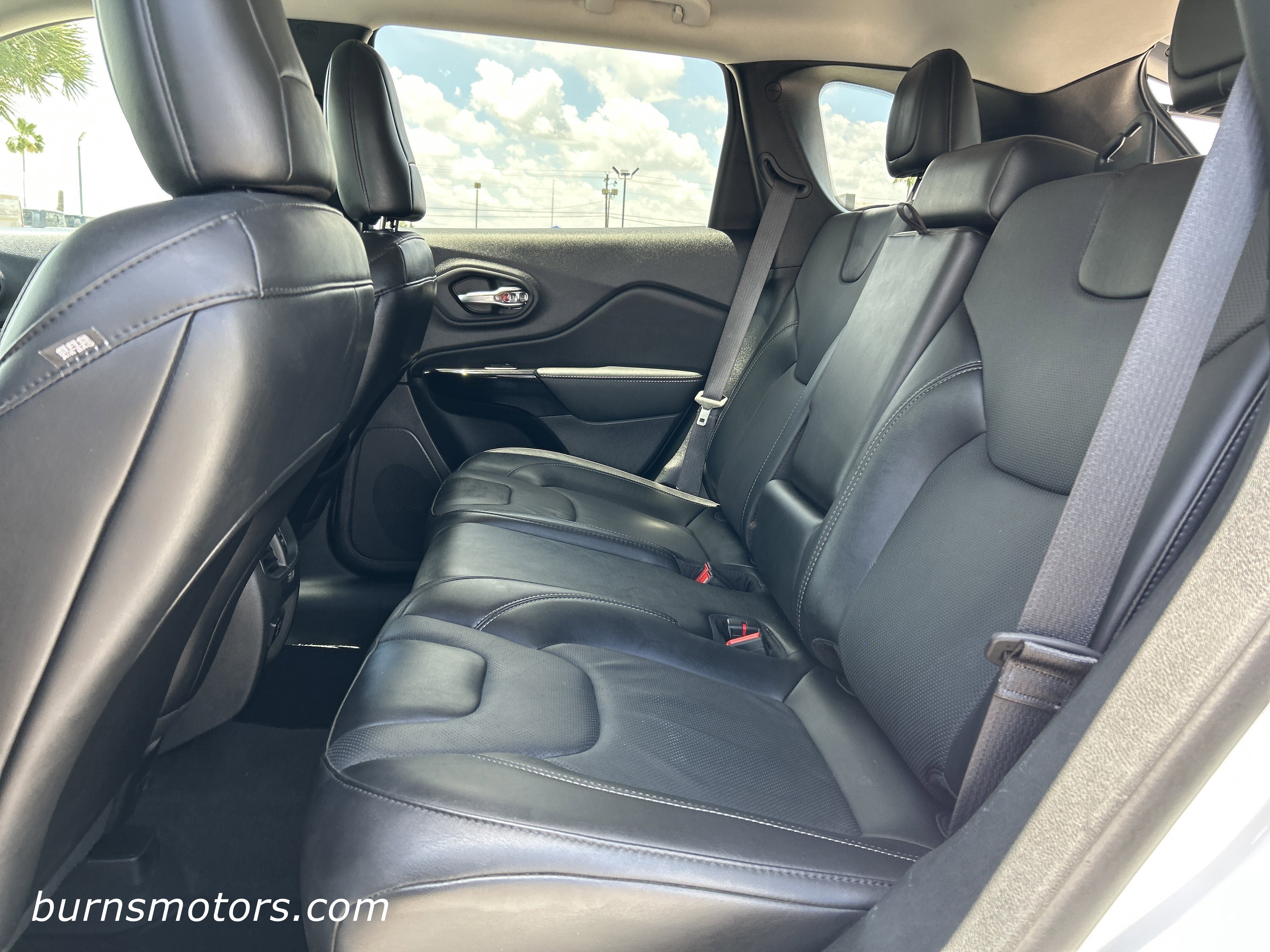 2023 Jeep Cherokee Altitude Lux - Photo 11