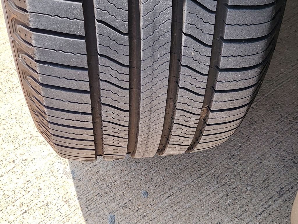 Used 2017 Magnetic Metallic Ford SEL image 10