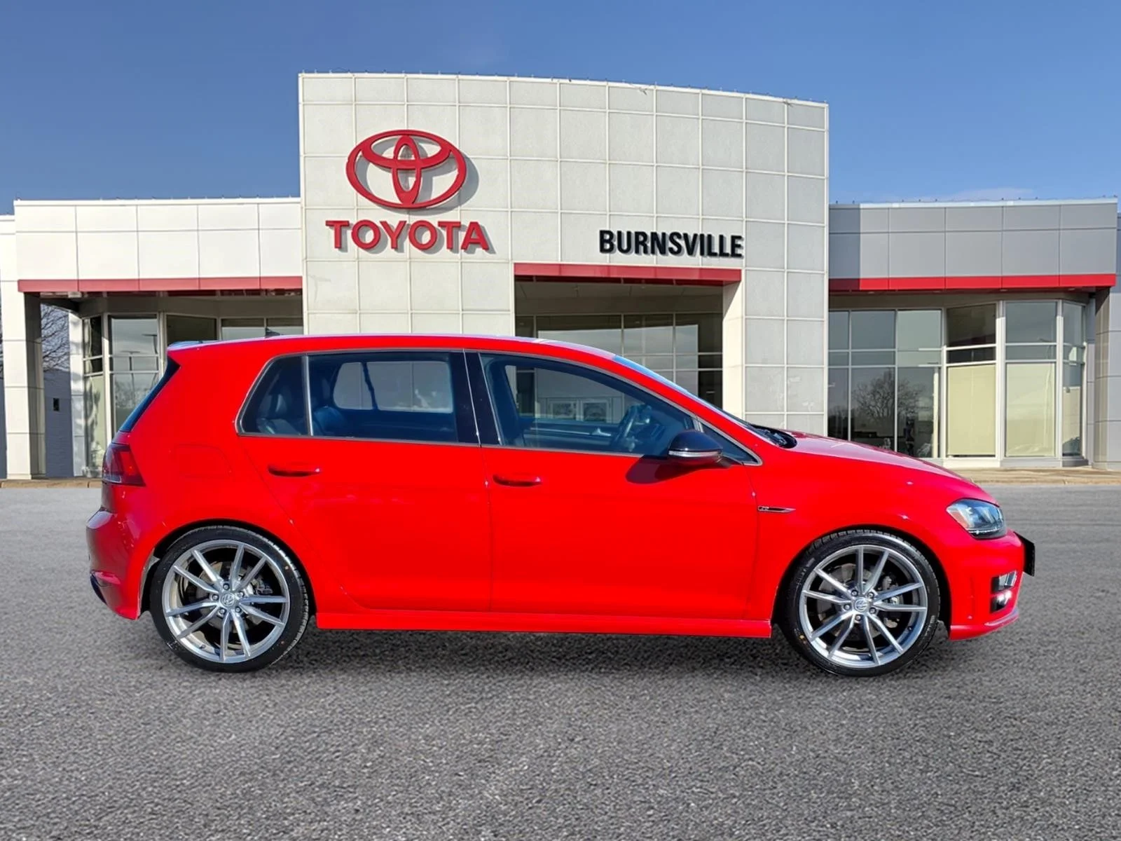 Used 2017 Volkswagen Golf R R with VIN WVWWF7AU5HW043048 for sale in Burnsville, Minnesota