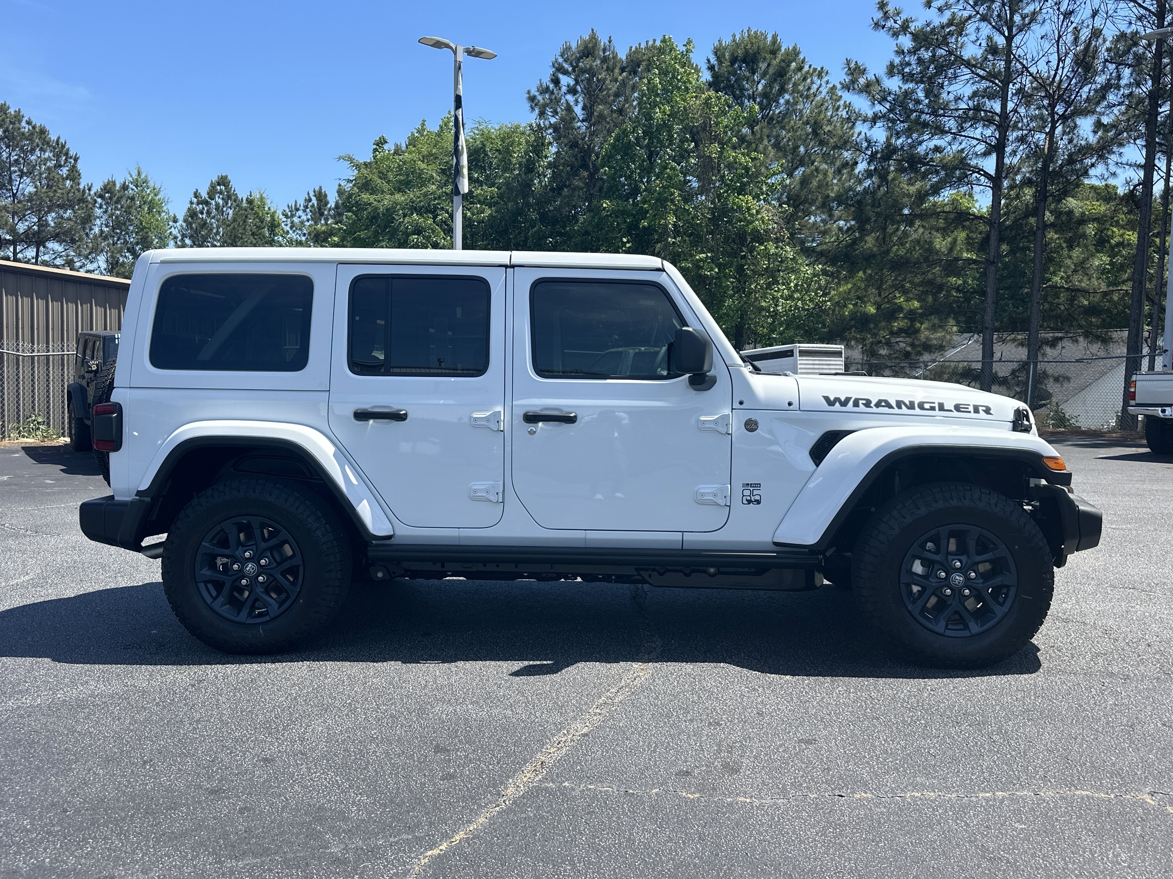 New 2026 Bright White Clear-Coat Exterior Paint Jeep 85th Anniversary image 9