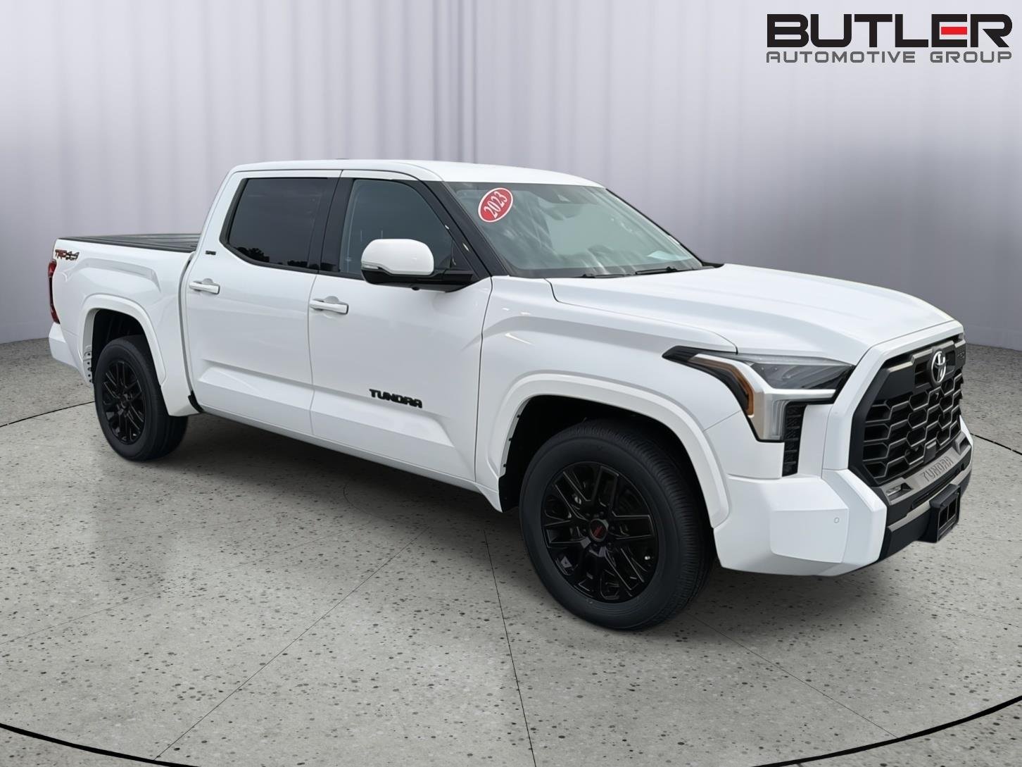 Used 2023 Ice Cap Toyota SR5 image 8