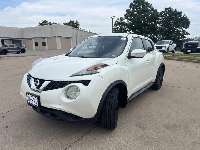 Used 2015 White Nissan SV image 1